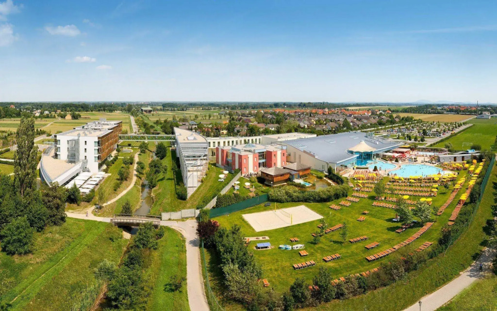 Therme Laa Hotel Silent Spa Villas