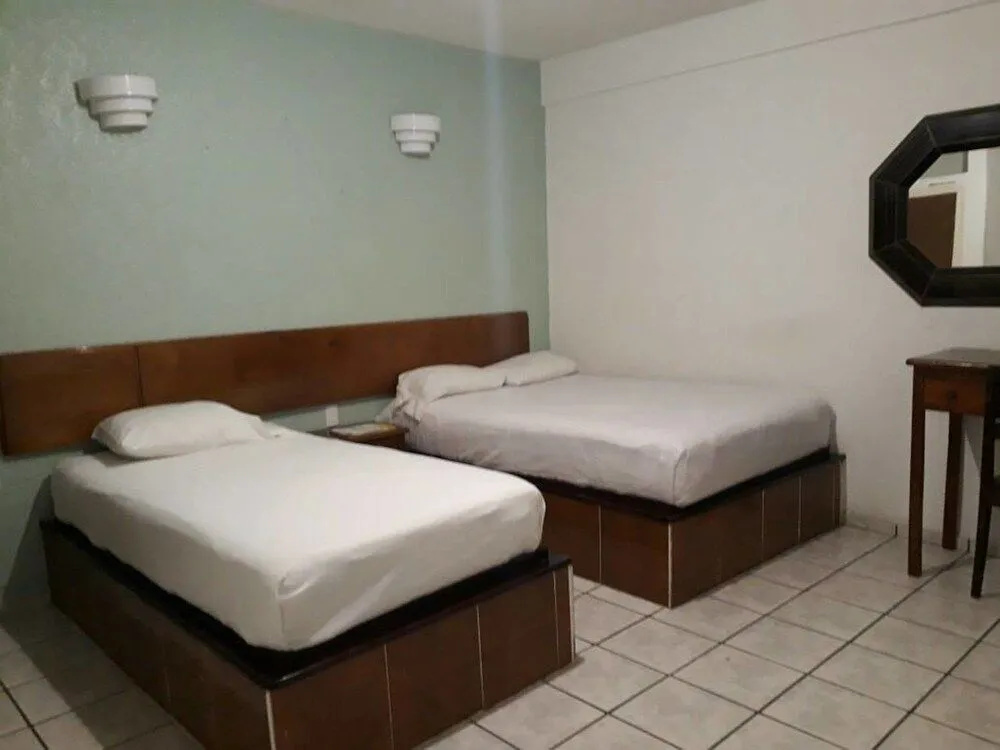 Hotel Revolucion