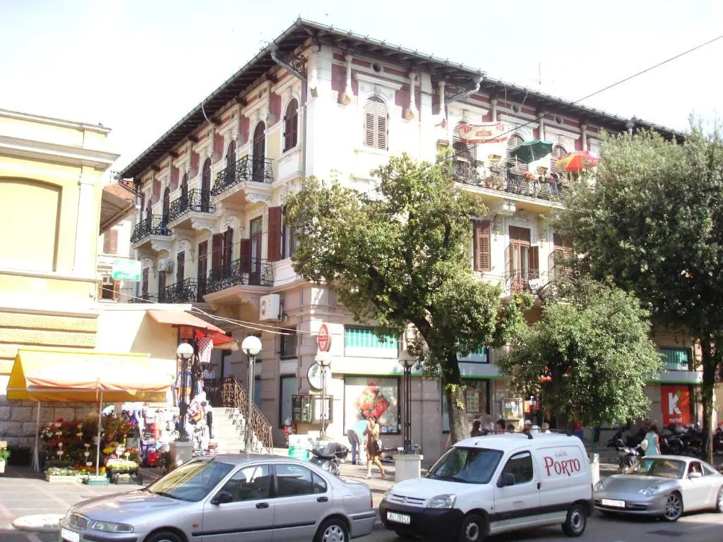 Green Market Apartments