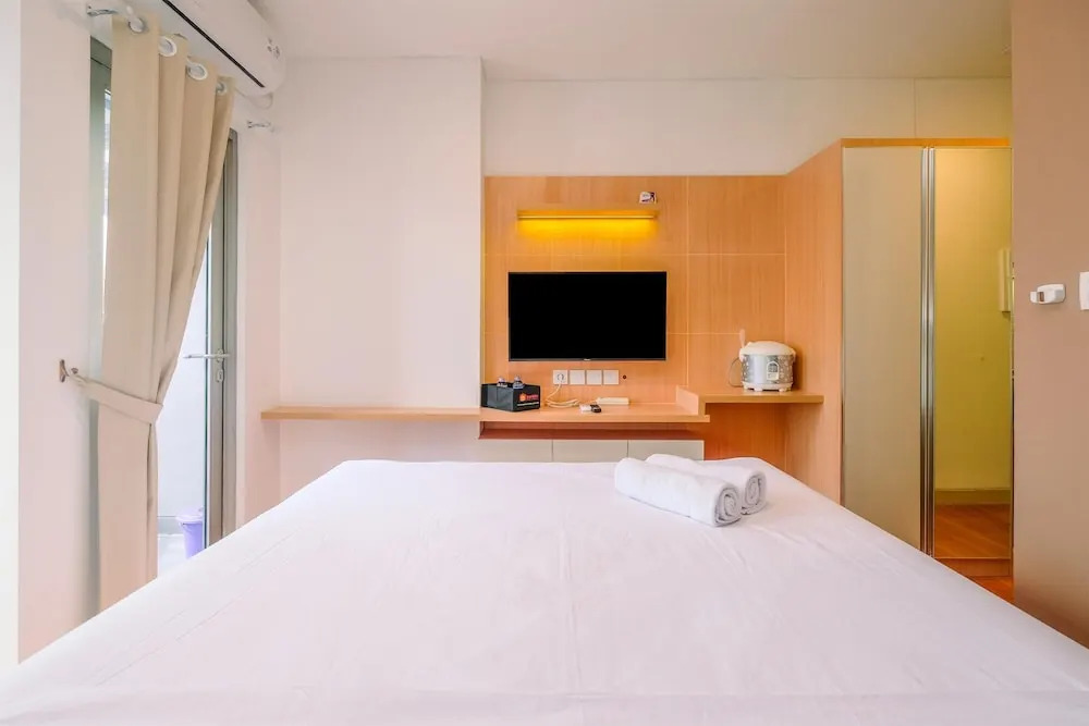 Nice and Elegant Studio at Ciputra World 2 Apartment