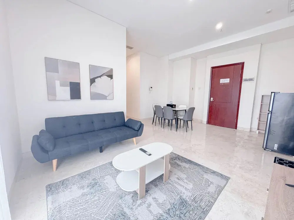Homey And Simply 3Br At Grand Sungkono Lagoon Apartment