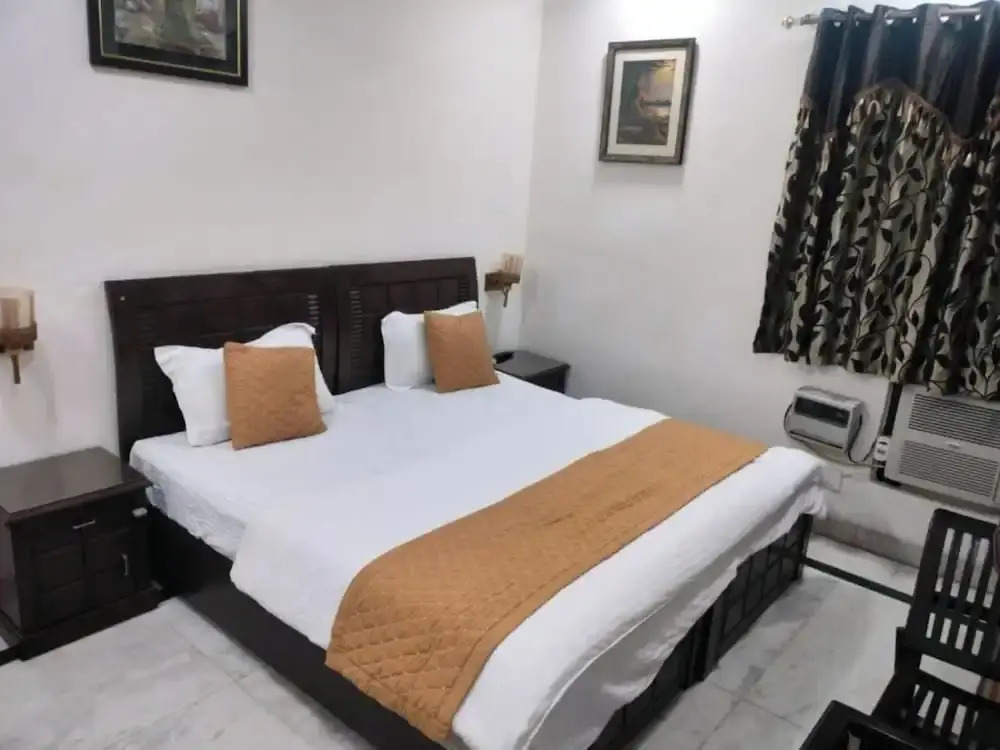Room-home Stay Bed And Break Fast