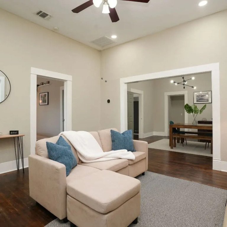 Amazing Fully Fenced Home Only 1 7 mi to Downtown