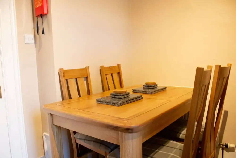 Stylish 3 Bedroom Flat in Historic West End Location