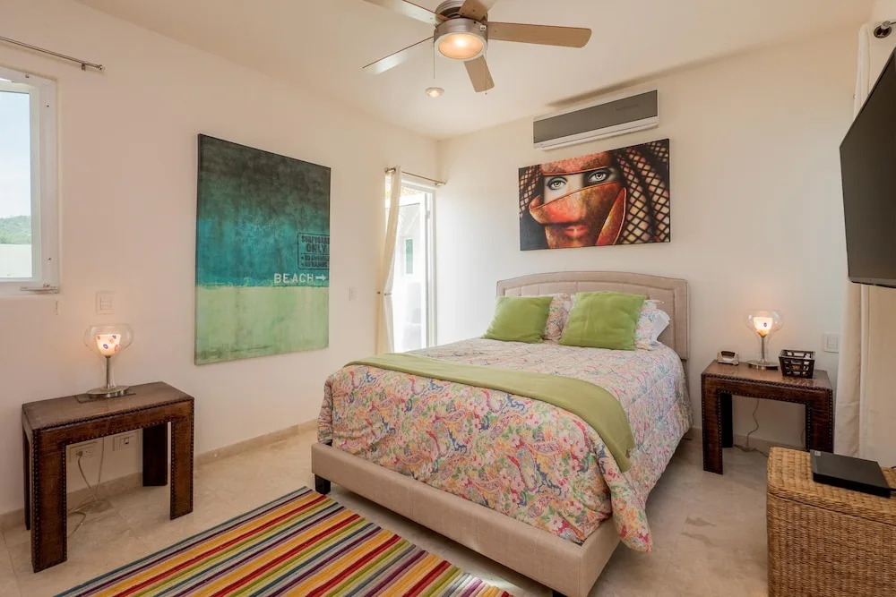 Expansive Views of Famous Cabo Arch: Villa Sirena