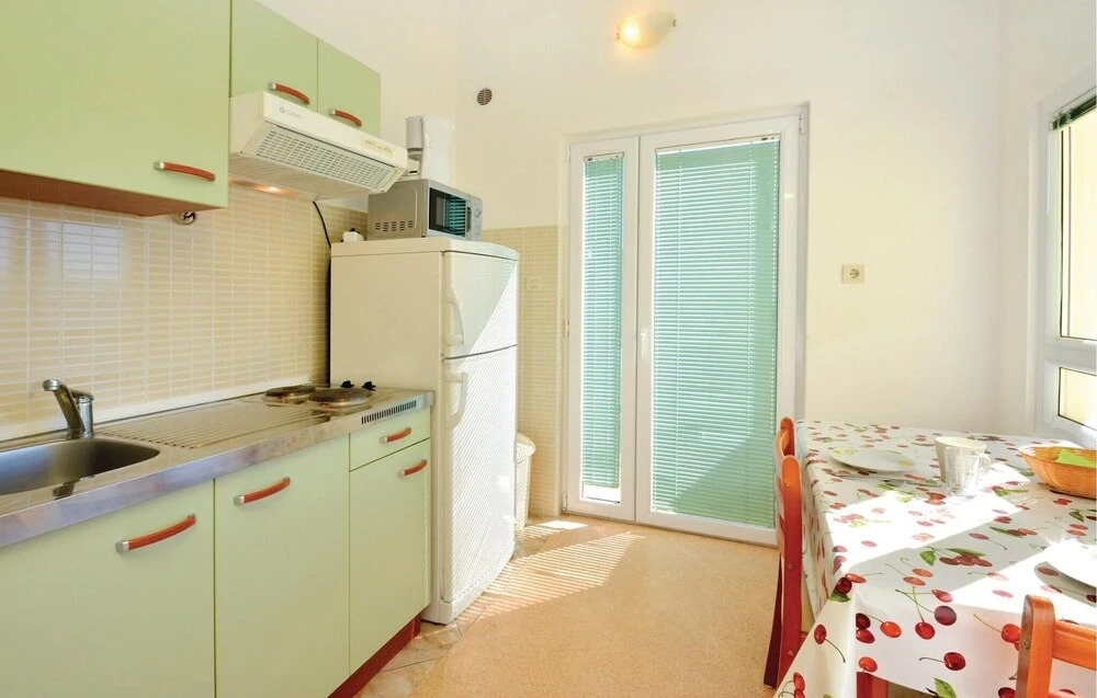 Amazing Home in Lokva Rogoznica With Wifi and 3 Bedrooms