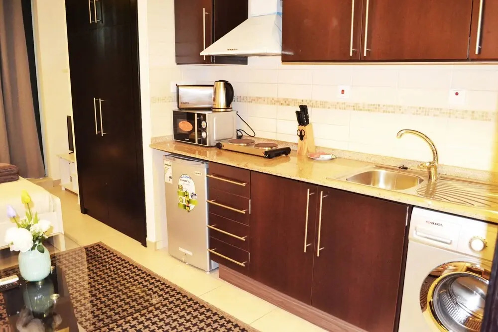 Chrs - Well-kept Furnished Studio