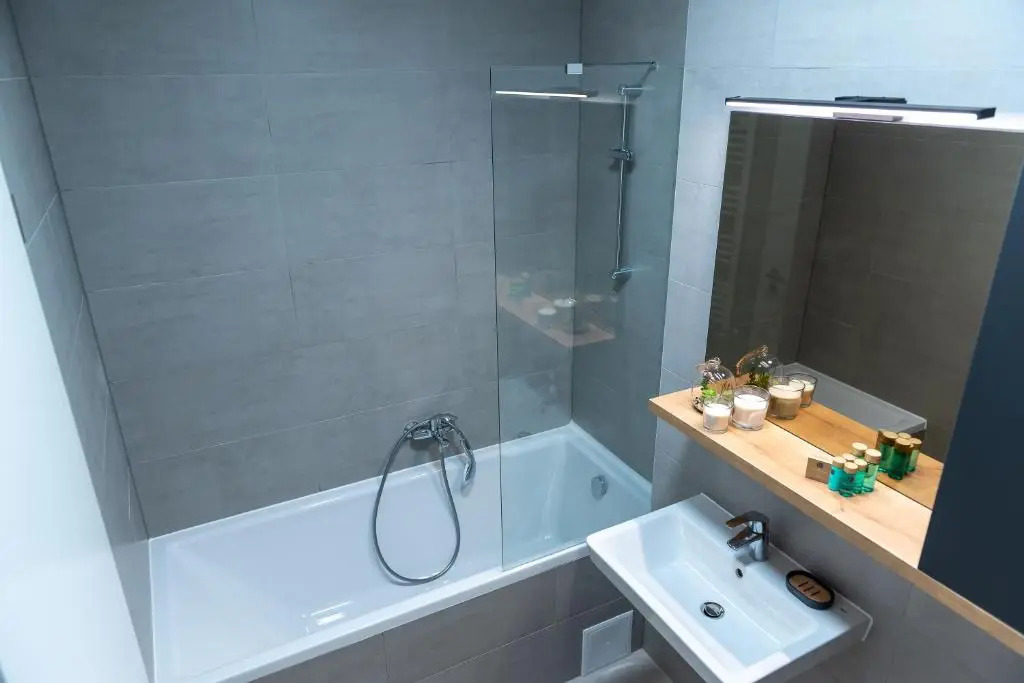 Apart B&V - Modern Apartment near Coresi Mall