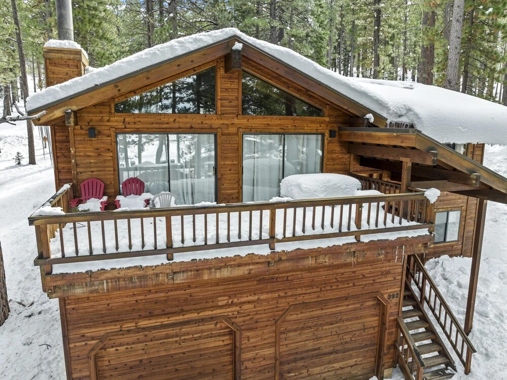 4 Bedroom Home with Hot Tubnd Ski Access by RedAwning
