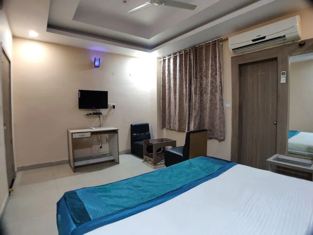 Hotel Purple Orchid