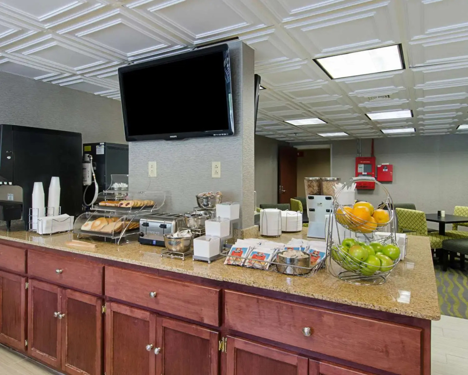 Quality Inn & Suites Worcester MA