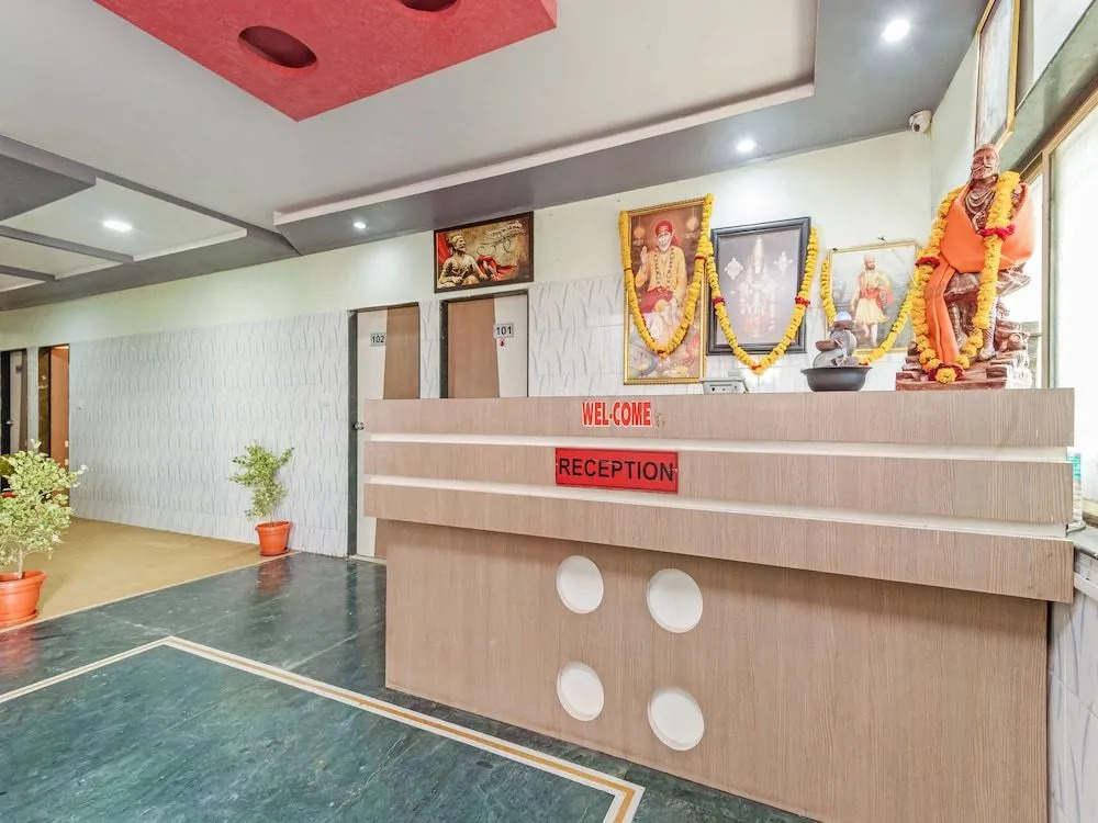OYO 22817 Hotel Dream Line