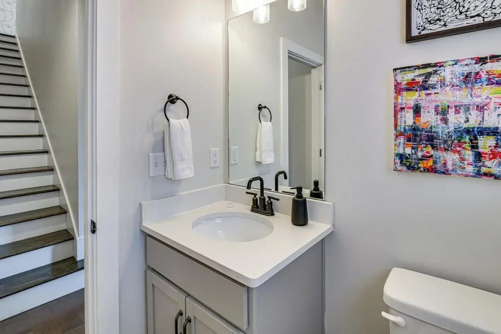 6 Mi to Broadway: Nashville Townhome w/ Balcony!