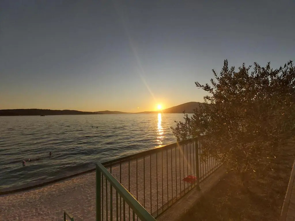 Apartmani Island