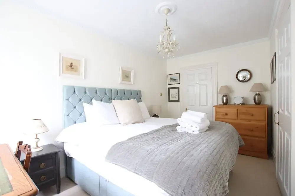 Charming & Spacious Garden Flat Close to the Clifton Triangle