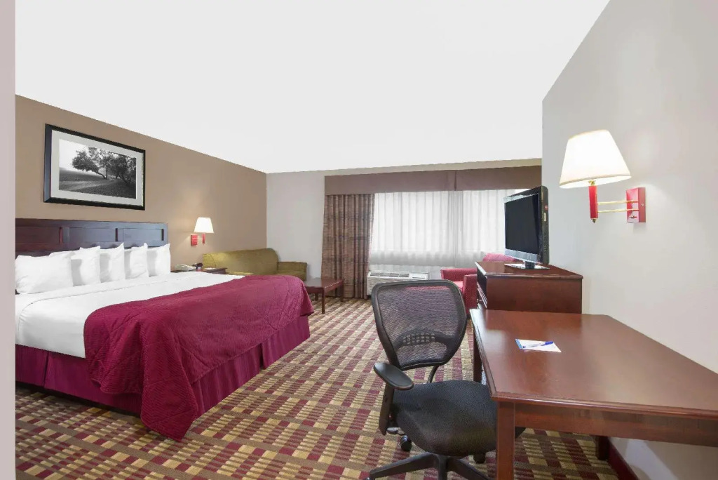 Baymont by Wyndham Boston Heights/Hudson