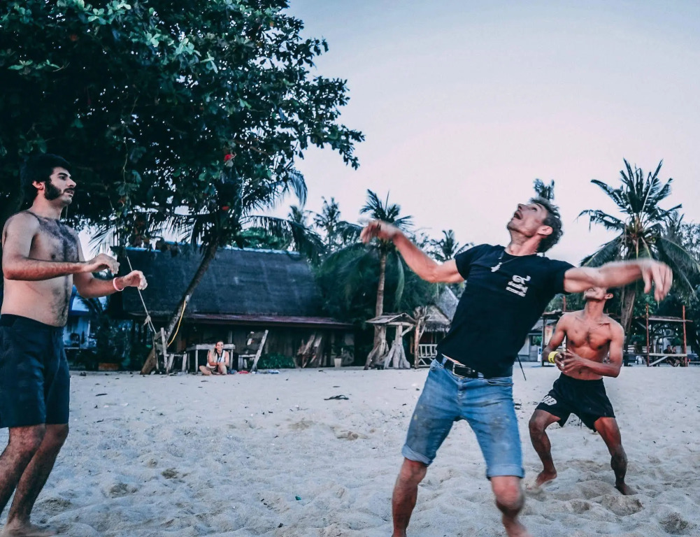 Dancing Elephant Beach Club - Hostel