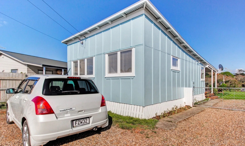 The Little Blue Bach in Oneroa Village by Waiheke Unlimited