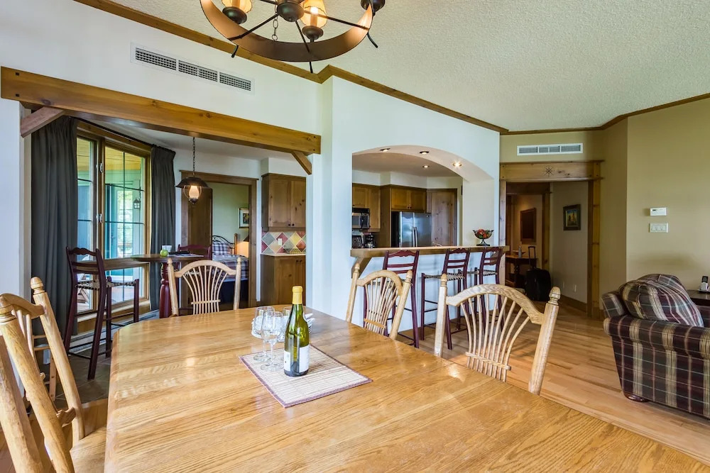 Equinoxe by Tremblant Platinum