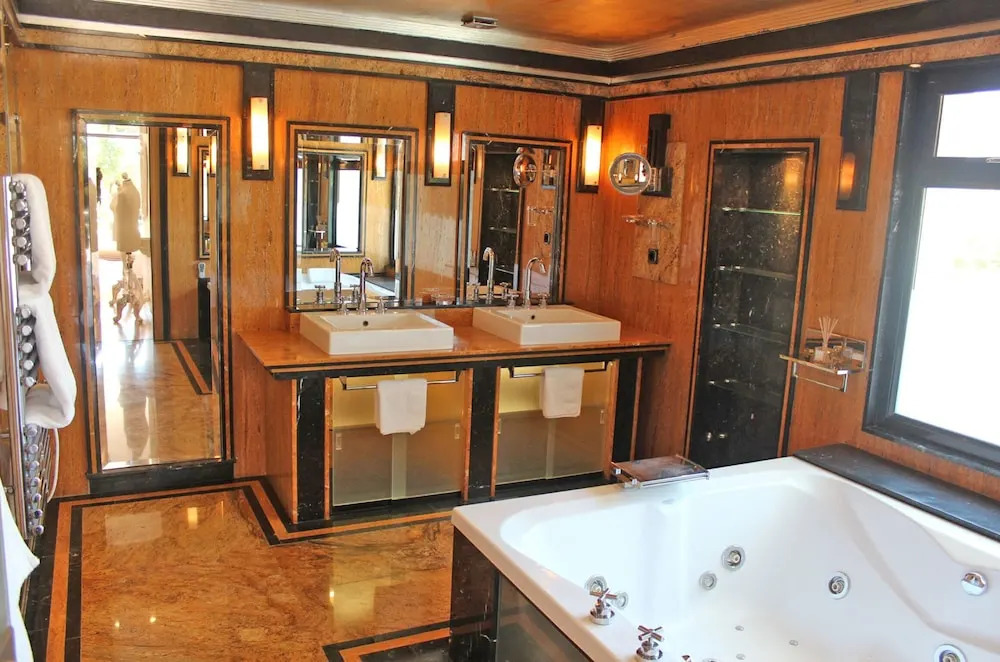 7 bedroom modern beachfront Villa, in Artola, Marbella, close Puerto Cabopino