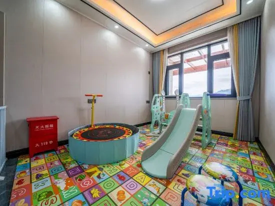 Tonglu Huixin Jiangfeng Riverside Family Vacation Homestay (OMG Heartbeat Paradise)