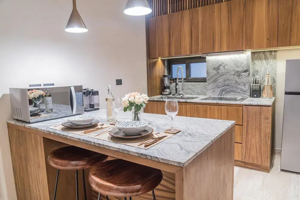 Nice Avant-garde Studio Charming Private Terrace Mini-plunge Pool and Great Amenities