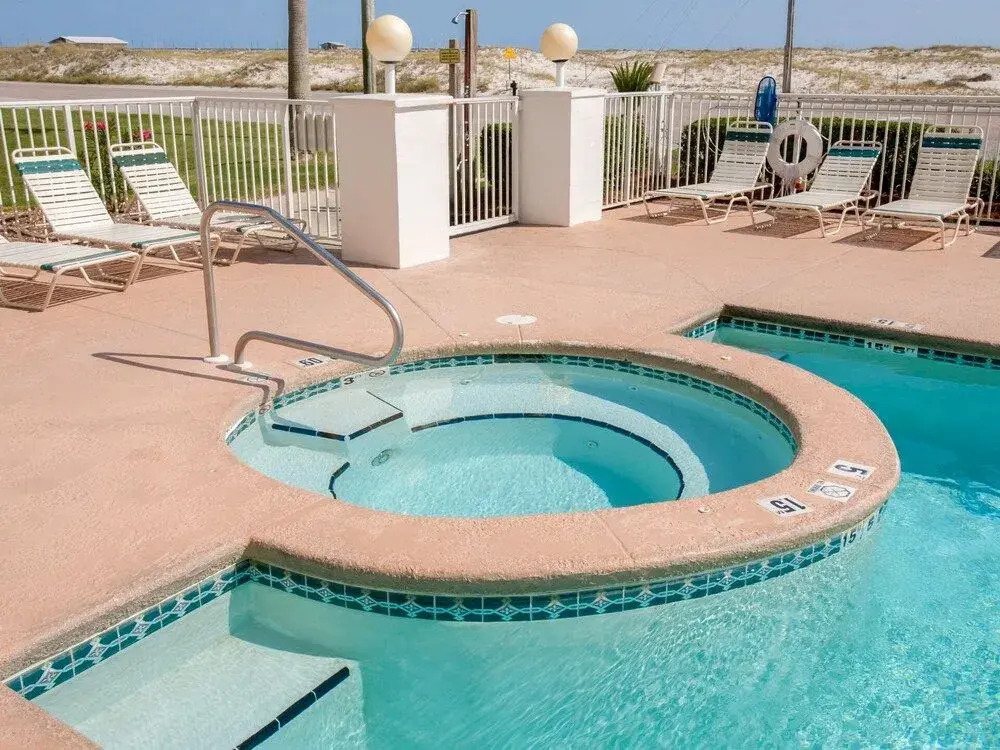 Gulf Shores Condo w/ Pool, Hot Tub - 1 Br condo by RedAwning