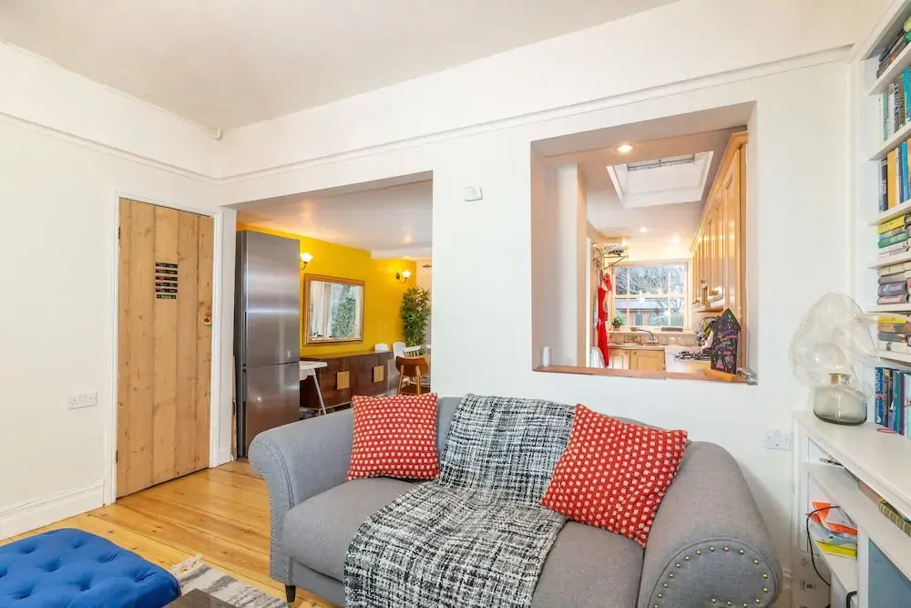 The River Cam Escape - 5BDR with Private Garden with Pond