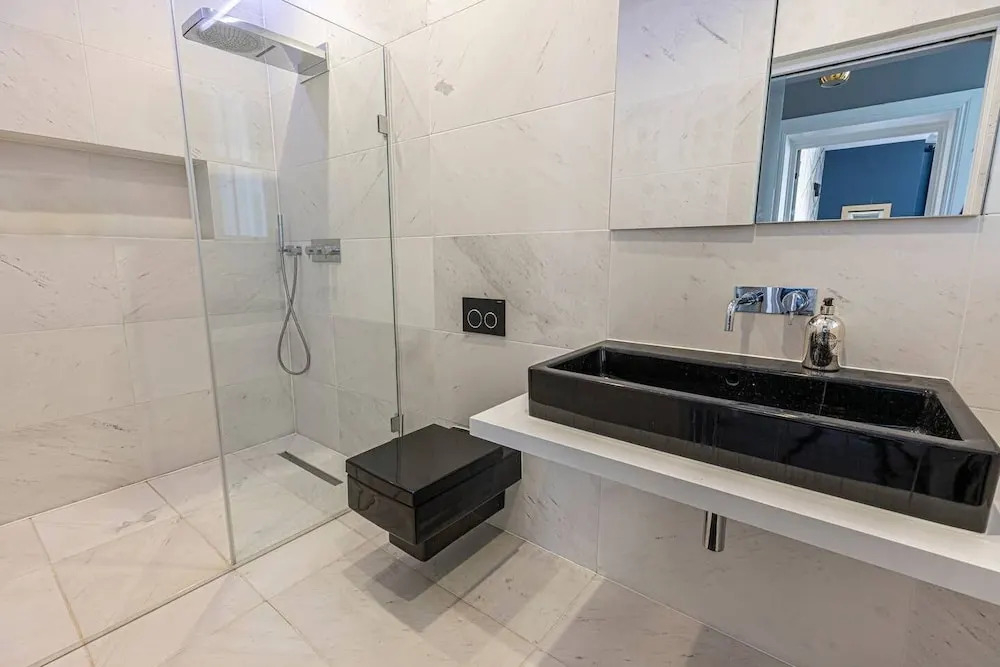 Social Distancing in 3-bed Flat, Near Mayfair and Edgware Road