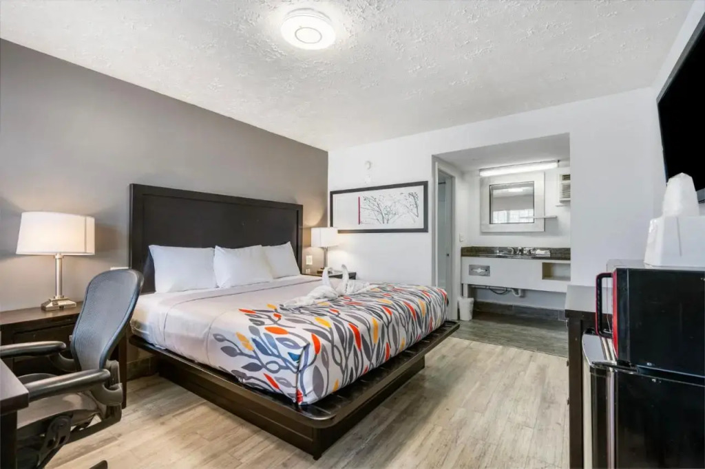 Americas Best Inn & Suites - Downtown Augusta