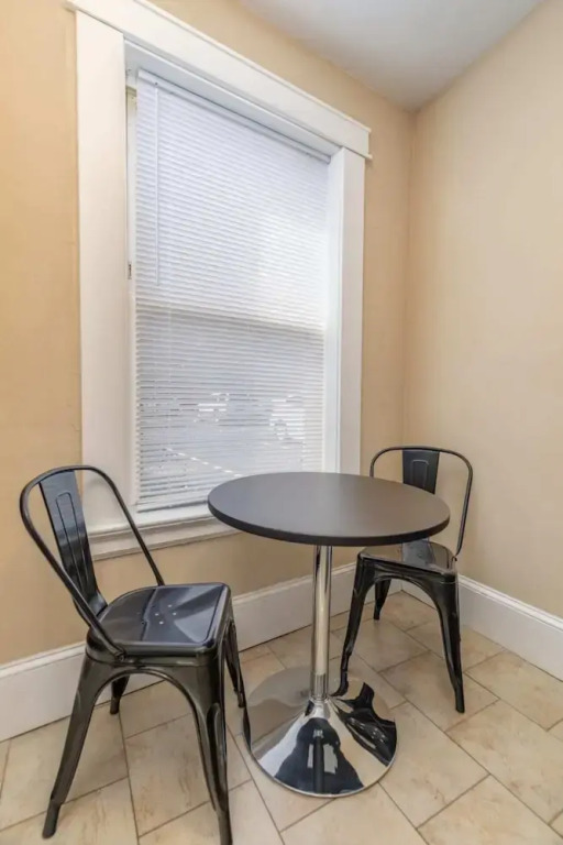 Cozy CWE Apts near BJC by Zencity