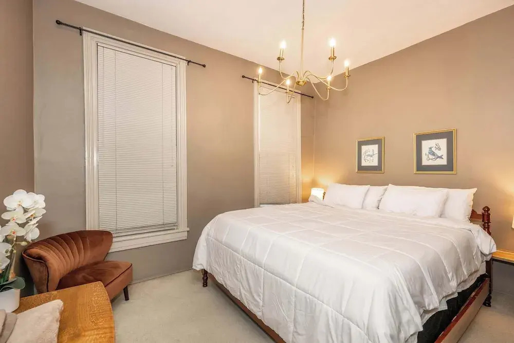 Historic Gem Russell Suite 2