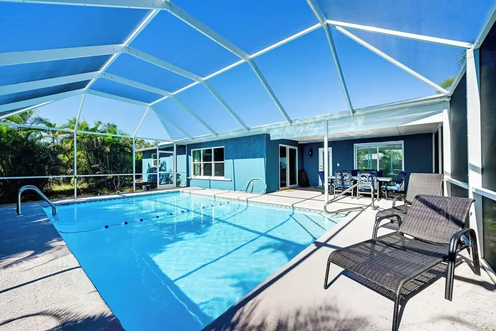 Florida Gulf Coast Getaway: Pool + Screened Lanai!
