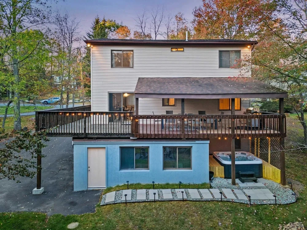 Streamside Hot Tub Dog Friendly Resort Access