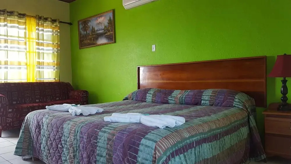 Anchorage Beach Resort Caye Caulker