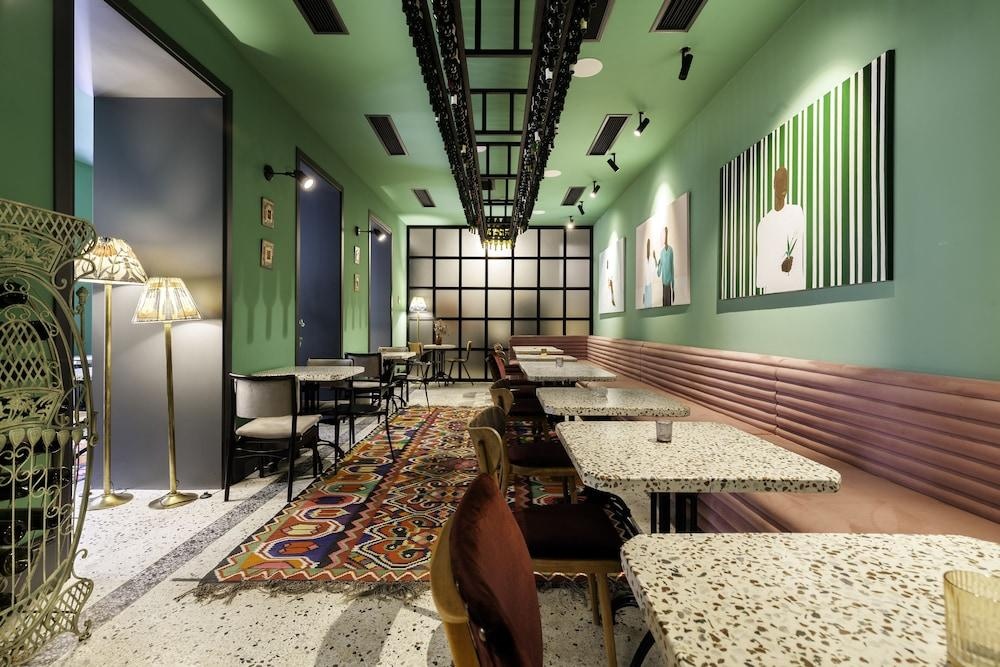 g.Vino City Wine Hotel