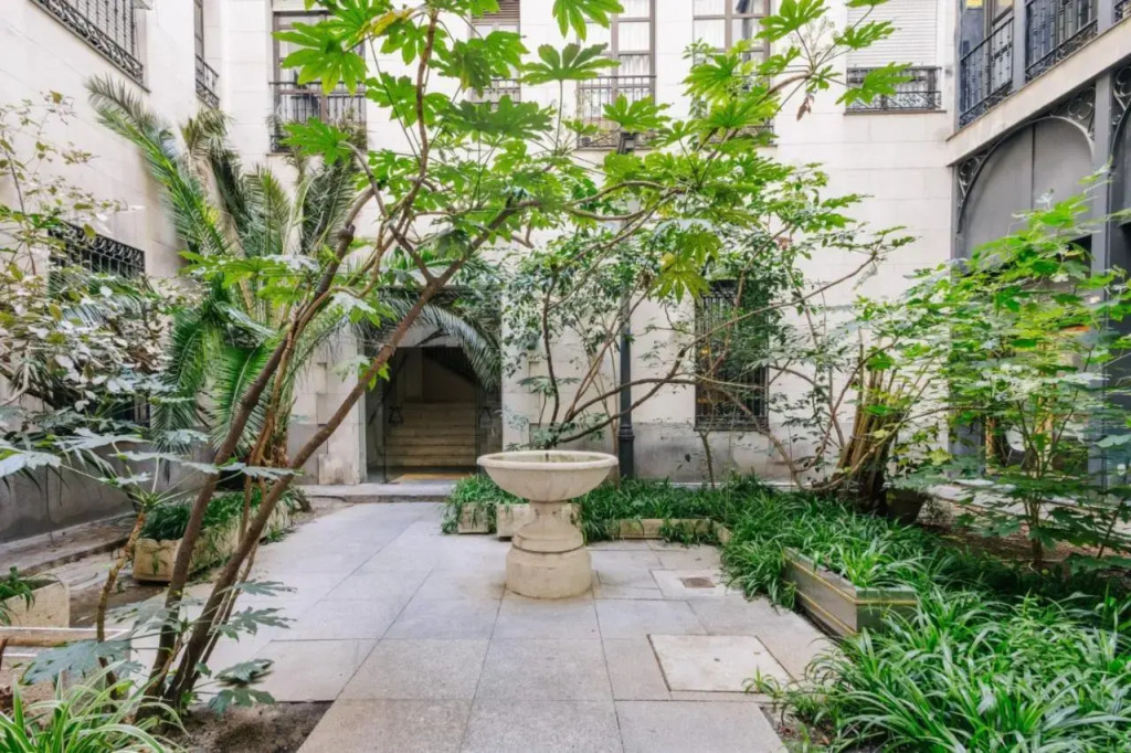 Stunning & Bright 2BD 2BTH – CITY CENTER -GRAN VIA