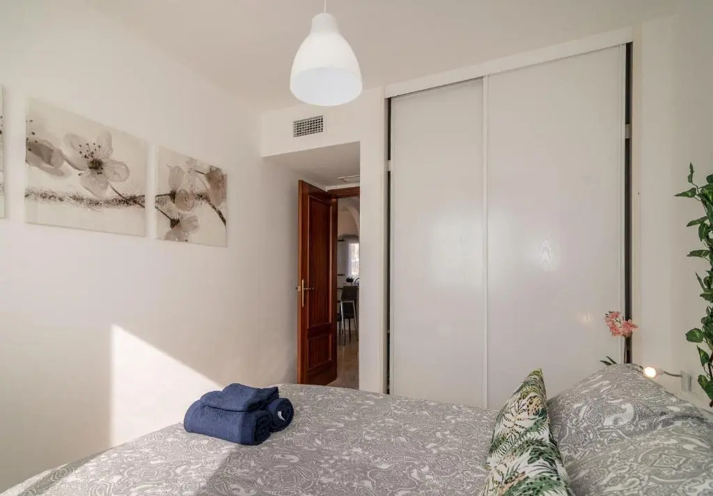N&A Golondrinas Recently Renovated 2bdr Apt