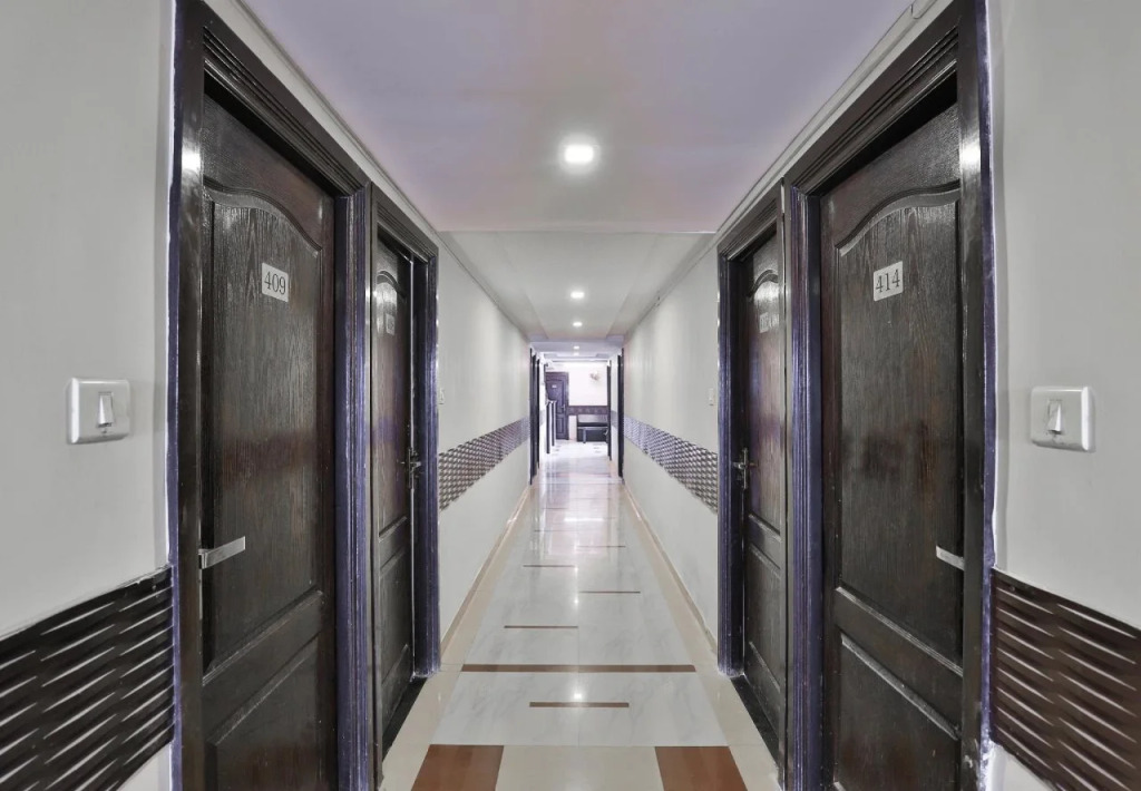 Hotel Arya Corporate by OYO Rooms