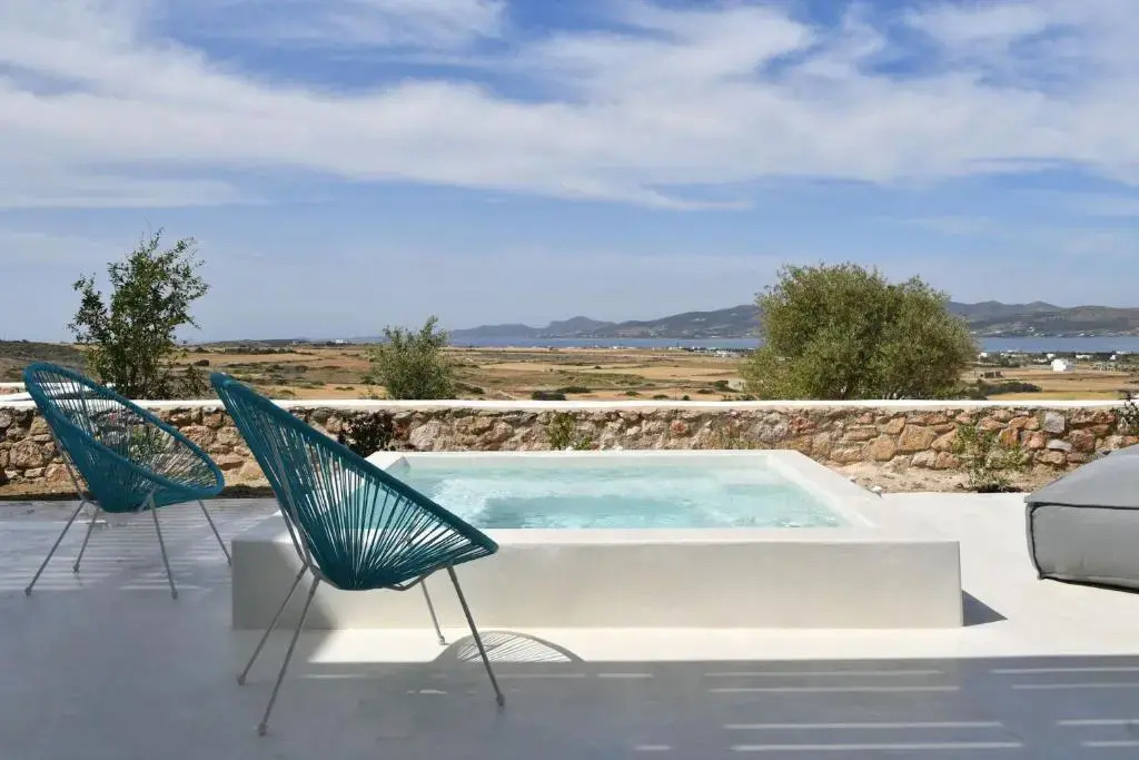 Luxury Paros Villa Villa Calypso Beautiful Serene Sleeps up to 11 Glisidia