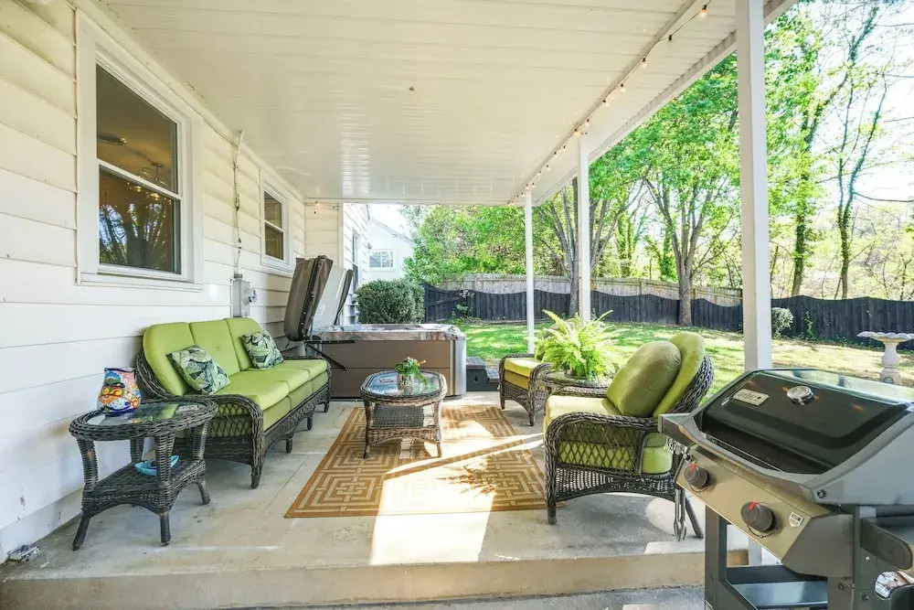 Movie Theater! Family Home, 5 Mi to Dtwn Roanoke