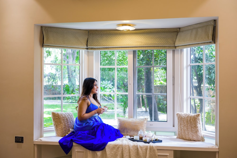ELIVAAS Varsha Greens 4 BHK with Pool