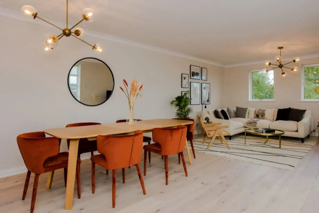 The Sparkford Gardens - Lovely 2BDR with Balcony