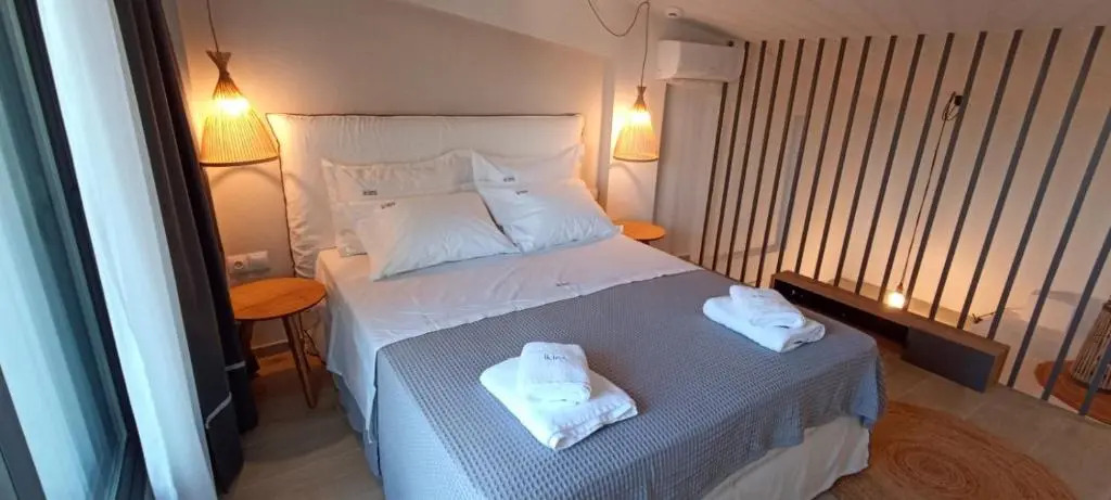 Ikies suties 3 luxury apartements by the sea