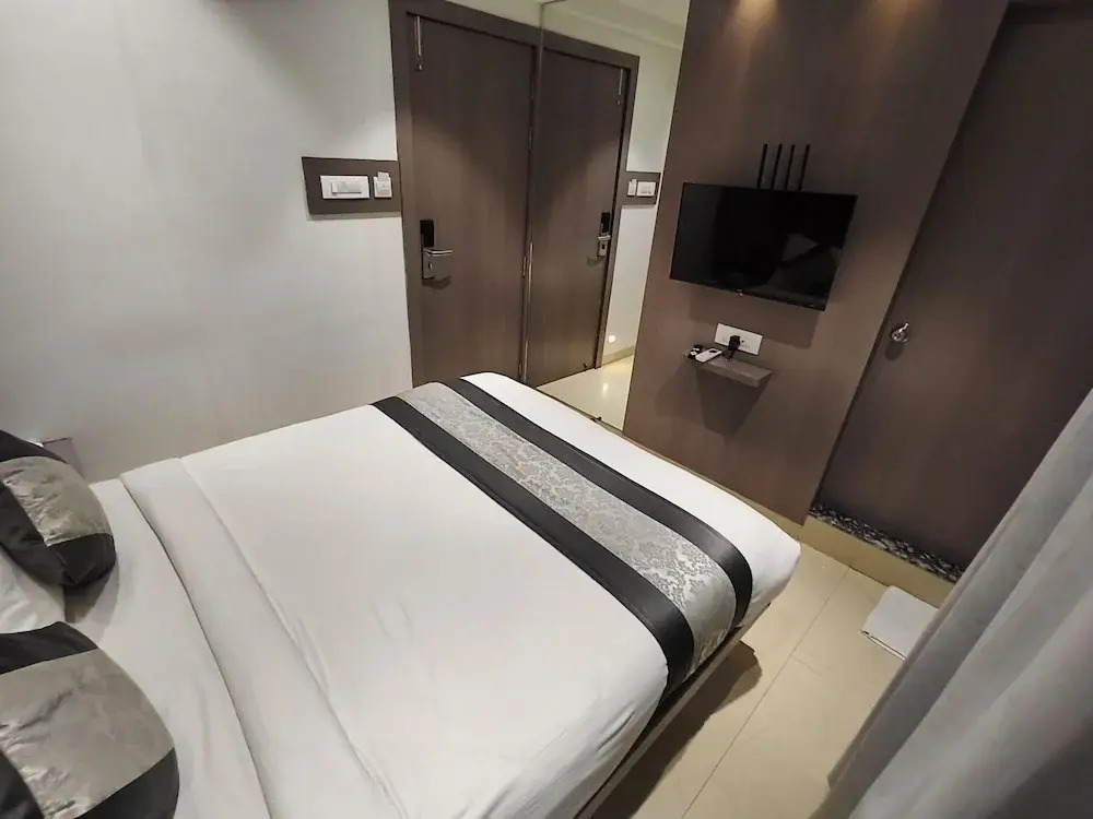 Hotel Pearl Residency Thane