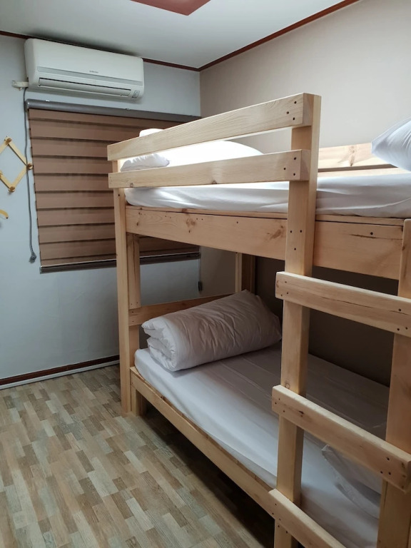 YOUNG STAY - Hostel
