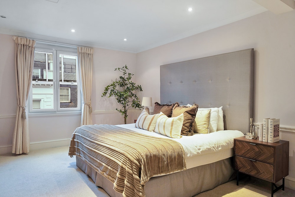Hertford Flat 14