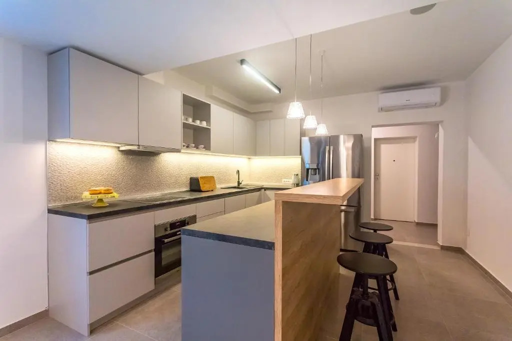 Villa Diva with 7 bedrooms, heated pool, sauna and fun zone, sea views