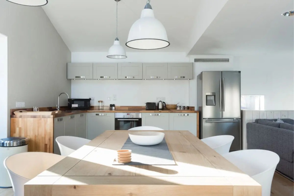 The Cliffside Loft - Distinctly Modern 3BDR Riverside Home