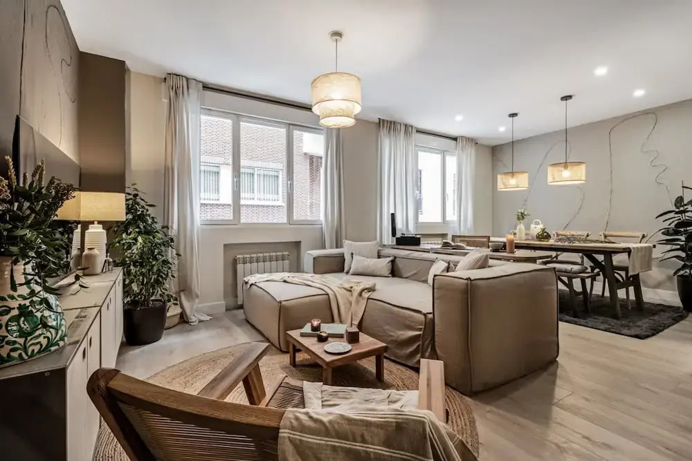 Andujar - 3 Bedrooms in Trafalgar